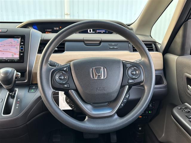 フリード Ｇ・ホンダセンシング　純正Ｇａｔｈｅｒｓナビ　衝突軽減ブレーキ　レーダークルーズコントロール　ＬＥＤヘッドライト　ＥＴＣ　バックカメラ　スマートキー　両側パワースライドドア　純正フロアマット　レーンキープアシスト　フルセグ（9枚目）