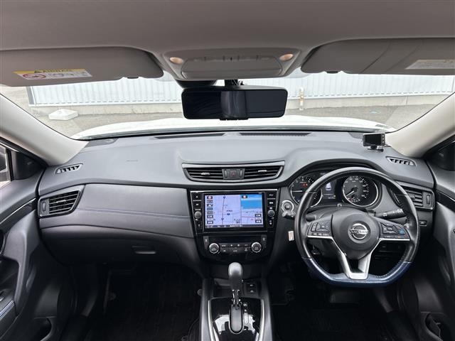 エクストレイル オーテック　ハイブリッド　ｉパッケージ　純正ワイドナビ　衝突軽減ブレーキ　パワーシート　ＬＥＤヘッドライト　レーダークルーズコントロール　アラウンドビューモニター　シートヒーター　電動リアゲート　ＥＴＣ　ドライブレコーダー　コーナーセンサー（2枚目）