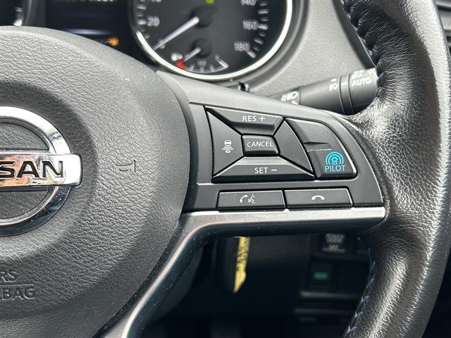 エクストレイル オーテック　ハイブリッド　ｉパッケージ　純正ワイドナビ　衝突軽減ブレーキ　パワーシート　ＬＥＤヘッドライト　レーダークルーズコントロール　アラウンドビューモニター　シートヒーター　電動リアゲート　ＥＴＣ　ドライブレコーダー　コーナーセンサー（7枚目）