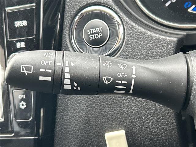 エクストレイル オーテック　ハイブリッド　ｉパッケージ　純正ワイドナビ　衝突軽減ブレーキ　パワーシート　ＬＥＤヘッドライト　レーダークルーズコントロール　アラウンドビューモニター　シートヒーター　電動リアゲート　ＥＴＣ　ドライブレコーダー　コーナーセンサー（14枚目）