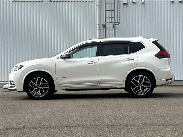 エクストレイル オーテック　ハイブリッド　ｉパッケージ　純正ワイドナビ　衝突軽減ブレーキ　パワーシート　ＬＥＤヘッドライト　レーダークルーズコントロール　アラウンドビューモニター　シートヒーター　電動リアゲート　ＥＴＣ　ドライブレコーダー　コーナーセンサー（31枚目）