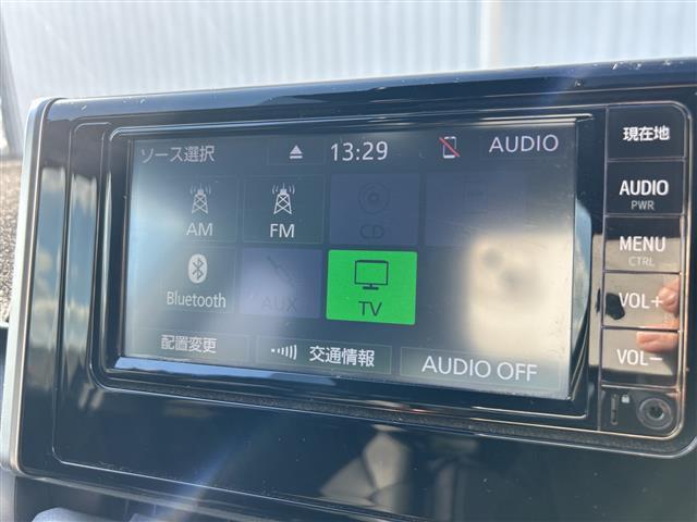 ＲＡＶ４ ハイブリッドＧ　純正ナビ　デジタルインナー　衝突軽減ブレーキ　レーダークルーズコントロール　ＬＥＤヘッドライト　電動リアゲート　パワーシート　シートヒーター　ルーフレール　コーナーセンサー　ＥＴＣ　純正１インチＡＷ（4枚目）