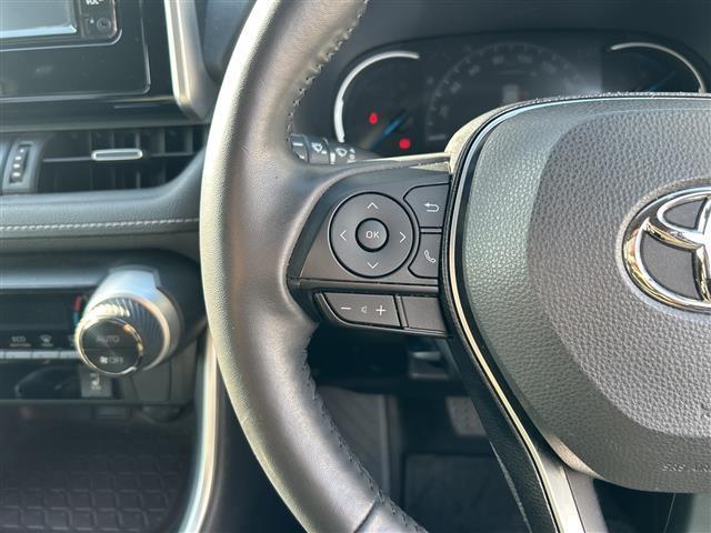 ＲＡＶ４ ハイブリッドＧ　純正ナビ　デジタルインナー　衝突軽減ブレーキ　レーダークルーズコントロール　ＬＥＤヘッドライト　電動リアゲート　パワーシート　シートヒーター　ルーフレール　コーナーセンサー　ＥＴＣ　純正１インチＡＷ（7枚目）