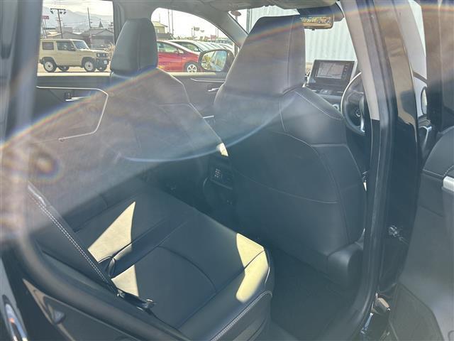 ＲＡＶ４ ハイブリッドＧ　純正ナビ　デジタルインナー　衝突軽減ブレーキ　レーダークルーズコントロール　ＬＥＤヘッドライト　電動リアゲート　パワーシート　シートヒーター　ルーフレール　コーナーセンサー　ＥＴＣ　純正１インチＡＷ（23枚目）