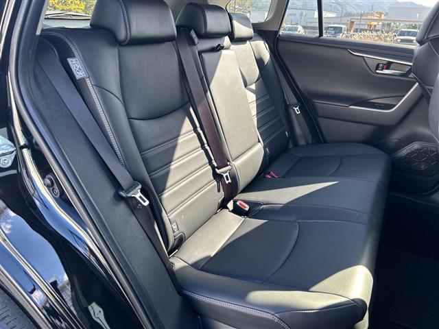 ＲＡＶ４ ハイブリッドＧ　純正ナビ　デジタルインナー　衝突軽減ブレーキ　レーダークルーズコントロール　ＬＥＤヘッドライト　電動リアゲート　パワーシート　シートヒーター　ルーフレール　コーナーセンサー　ＥＴＣ　純正１インチＡＷ（24枚目）