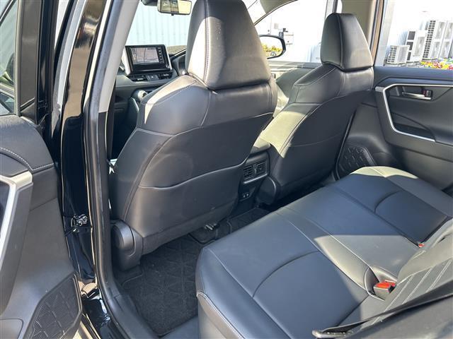 ＲＡＶ４ ハイブリッドＧ　純正ナビ　デジタルインナー　衝突軽減ブレーキ　レーダークルーズコントロール　ＬＥＤヘッドライト　電動リアゲート　パワーシート　シートヒーター　ルーフレール　コーナーセンサー　ＥＴＣ　純正１インチＡＷ（25枚目）