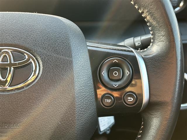 シエンタ Ｇ　クエロ　純正ナビ　衝突軽減ブレーキ　両側パワースライドドア　ＬＥＤヘッドライト　コーナーセンサー　バックカメラ　ＥＴＣ　スマートキー　フルセグＴＶ　横滑り防止装置　レーンキープアシスト　エアバッグＷ＋サイド（6枚目）