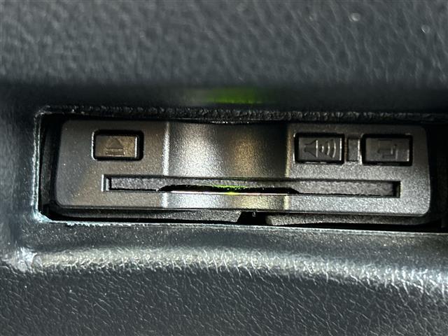 シエンタ Ｇ　クエロ　純正ナビ　衝突軽減ブレーキ　両側パワースライドドア　ＬＥＤヘッドライト　コーナーセンサー　バックカメラ　ＥＴＣ　スマートキー　フルセグＴＶ　横滑り防止装置　レーンキープアシスト　エアバッグＷ＋サイド（13枚目）