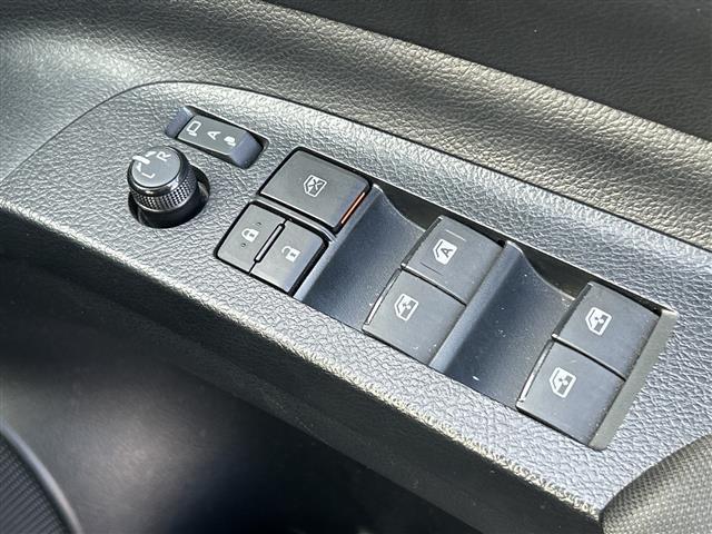 シエンタ Ｇ　クエロ　純正ナビ　衝突軽減ブレーキ　両側パワースライドドア　ＬＥＤヘッドライト　コーナーセンサー　バックカメラ　ＥＴＣ　スマートキー　フルセグＴＶ　横滑り防止装置　レーンキープアシスト　エアバッグＷ＋サイド（14枚目）