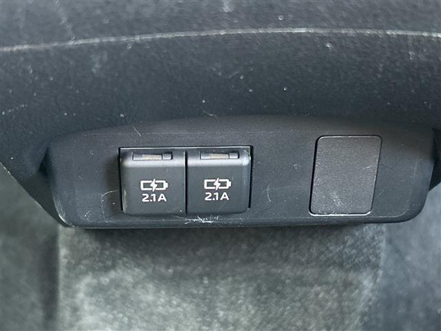 シエンタ Ｇ　クエロ　純正ナビ　衝突軽減ブレーキ　両側パワースライドドア　ＬＥＤヘッドライト　コーナーセンサー　バックカメラ　ＥＴＣ　スマートキー　フルセグＴＶ　横滑り防止装置　レーンキープアシスト　エアバッグＷ＋サイド（15枚目）