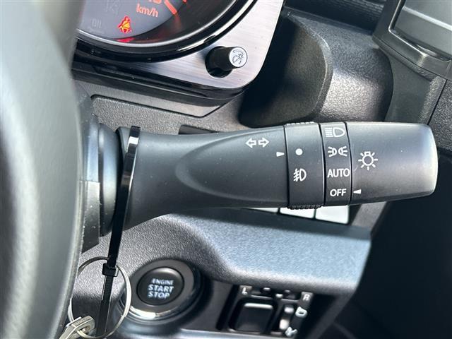 ジムニー XC 純正8インチナビ 衝突軽減ブレーキ LEDライト オートマチックハイビーム ETC 5速MT 4WD クルーズコントロール 純正16インチAW スマートキー スペアキー有 シートヒーター フルセグTV(6枚目)