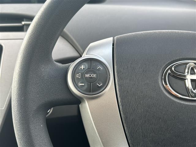 プリウス Ｓ　純正ナビ　フルセグ　スマートキー　ドライブレコーダー　フロアマット　Ｂｌｕｅｔｏｏｔｈ　オートライト　プッシュスタート　カーテンエアバック　スペアキー　保証書　取扱説明書（6枚目）