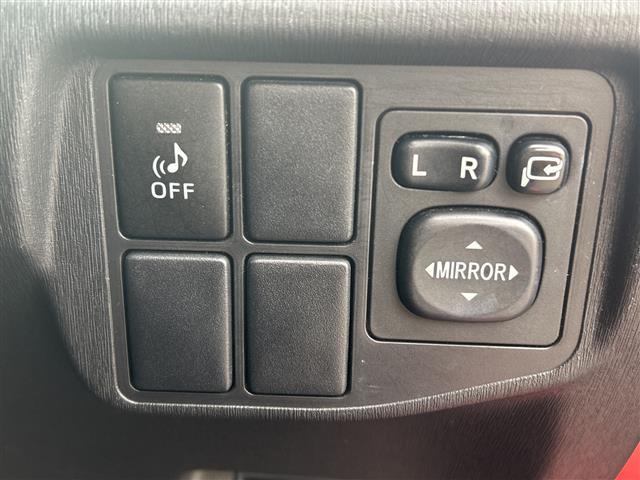 プリウス Ｓ　純正ナビ　フルセグ　スマートキー　ドライブレコーダー　フロアマット　Ｂｌｕｅｔｏｏｔｈ　オートライト　プッシュスタート　カーテンエアバック　スペアキー　保証書　取扱説明書（10枚目）