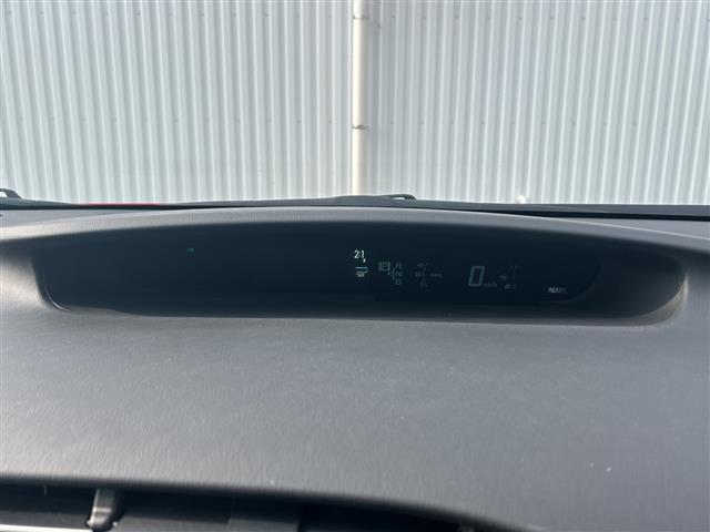 プリウス Ｓ　純正ナビ　フルセグ　スマートキー　ドライブレコーダー　フロアマット　Ｂｌｕｅｔｏｏｔｈ　オートライト　プッシュスタート　カーテンエアバック　スペアキー　保証書　取扱説明書（13枚目）