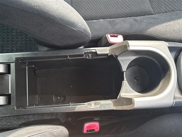 プリウス Ｓ　純正ナビ　フルセグ　スマートキー　ドライブレコーダー　フロアマット　Ｂｌｕｅｔｏｏｔｈ　オートライト　プッシュスタート　カーテンエアバック　スペアキー　保証書　取扱説明書（16枚目）