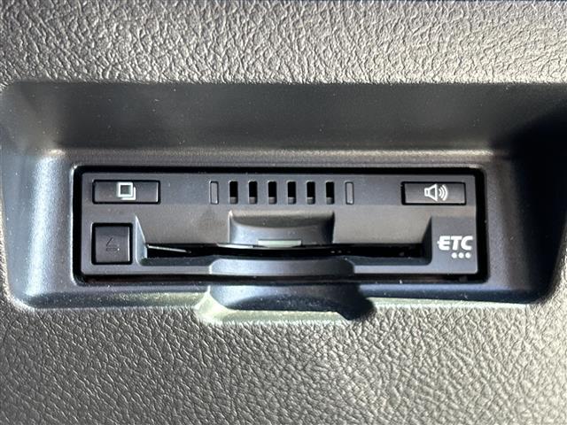 ヴィッツ ジュエラ 純正ナビ ETC バックカメラ オートライト スマートキー アイドリングストップ スペアキー Bluetooth フルセグ フロアマット フォグランプ レーンキープアシスト 保証書 取扱説明書(16枚目)