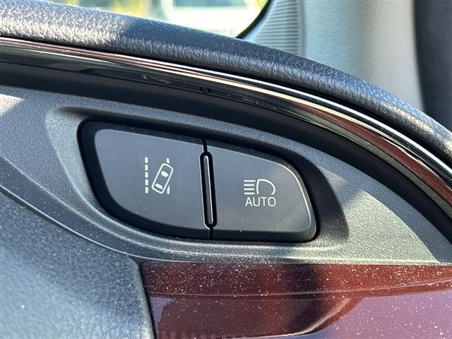 ヴィッツ ジュエラ 純正ナビ ETC バックカメラ オートライト スマートキー アイドリングストップ スペアキー Bluetooth フルセグ フロアマット フォグランプ レーンキープアシスト 保証書 取扱説明書(18枚目)