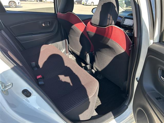 ヴィッツ ジュエラ 純正ナビ ETC バックカメラ オートライト スマートキー アイドリングストップ スペアキー Bluetooth フルセグ フロアマット フォグランプ レーンキープアシスト 保証書 取扱説明書(25枚目)