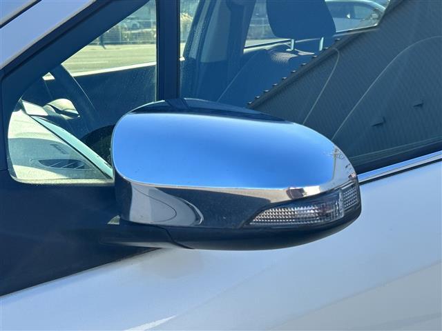 ヴィッツ ジュエラ 純正ナビ ETC バックカメラ オートライト スマートキー アイドリングストップ スペアキー Bluetooth フルセグ フロアマット フォグランプ レーンキープアシスト 保証書 取扱説明書(40枚目)