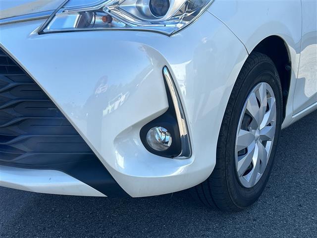 ヴィッツ ジュエラ 純正ナビ ETC バックカメラ オートライト スマートキー アイドリングストップ スペアキー Bluetooth フルセグ フロアマット フォグランプ レーンキープアシスト 保証書 取扱説明書(41枚目)