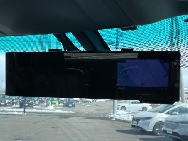 ＺＲ　社外ＳＤナビ　社外フリップダウンモニター　バックカメラ　ＥＴＣ　クルーズコントロール　両側パワースライドドア　メモリーシート　コーナーセンサー　ウッドコンビステアリング　社外フルエアロ　車高調(37枚目)