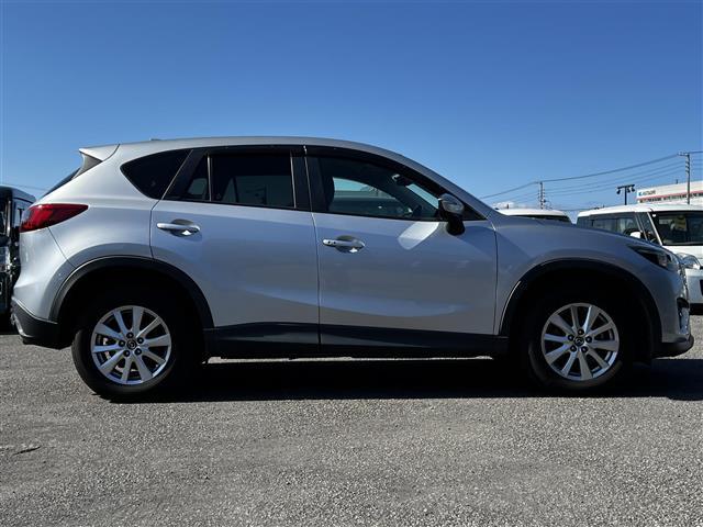 ＣＸ－５ 　ＢＯＳＥサウンドシステム　純正ＳＤナビ　衝突被害軽減ブレーキ　横滑り防止装置　レーダークルーズコントロール　レーンキープアシスト　クリアランスソナー　ブラインドスポットモニター　バックカメラ（4枚目）