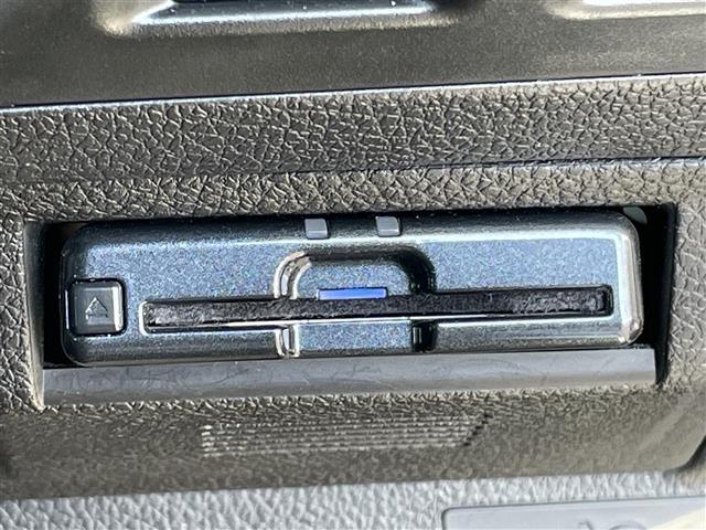 レヴォーグ 2.0GT-Sアイサイト 純正SDナビ アイサイト 衝突被害軽減ブレーキ 横滑り防止装置 レーダークルーズコントロール レーンキープアシスト ヒルアシストコントロール ブラインドスポットモニター バックカメラ サイドカメラ(28枚目)