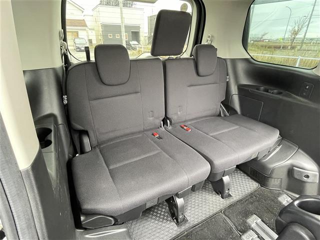 セレナ X Vセレクション ワンオーナー 社外SDナビ 社外フリップダウンモニター エマージェンシーブレーキ 横滑り防止装置 クルーズコントロール レーンキープアシスト パーキングアシスト クリアランスソナー 全方位カメラ(13枚目)