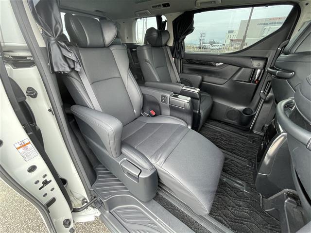 アルファード 3.5SC ワンオーナー 社外メモリーナビ 社外フリップダウンモニター トヨタセーフティセンス プリクラッシュセーフティ 横滑り防止装置 レーダークルーズコントロール レーンキープアシスト クリアランスソナー(11枚目)