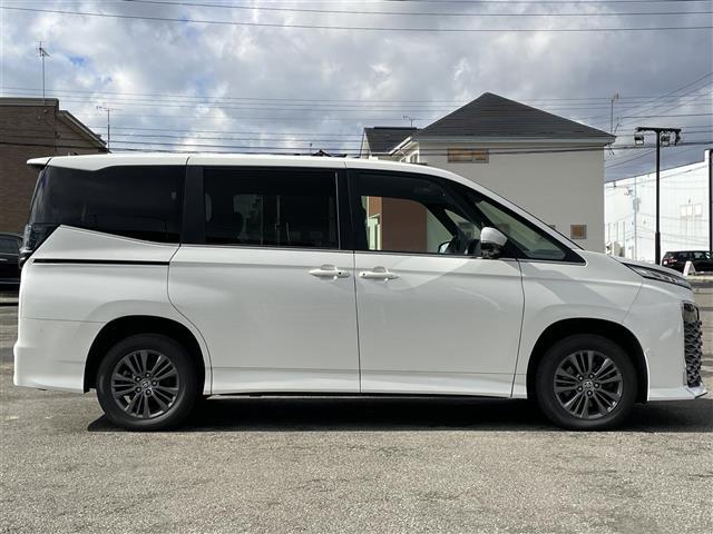 ヴォクシー S-Z 寒冷地仕様 純正ディスプレイオーディオ(ナビ機能付き) トヨタセーフティセンス プリクラッシュセーフティ 横滑り防止装置 レーダークルーズコントロール レーンキープアシスト パーキングアシスト BSM(4枚目)