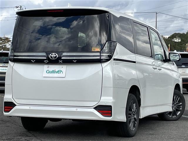 ヴォクシー S-Z 寒冷地仕様 純正ディスプレイオーディオ(ナビ機能付き) トヨタセーフティセンス プリクラッシュセーフティ 横滑り防止装置 レーダークルーズコントロール レーンキープアシスト パーキングアシスト BSM(7枚目)