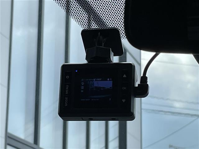 ヴォクシー S-Z 寒冷地仕様 純正ディスプレイオーディオ(ナビ機能付き) トヨタセーフティセンス プリクラッシュセーフティ 横滑り防止装置 レーダークルーズコントロール レーンキープアシスト パーキングアシスト BSM(28枚目)