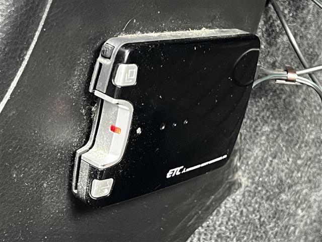 スイフト XG 純正メモリーナビ ETC 前席シートヒーター プッシュスタート スマートキー キセノンヘッドライト ヘッドライトレベライザー 電動格納ミラー 純正フロアマット ドアバイザー 社外エンジンスターター(23枚目)