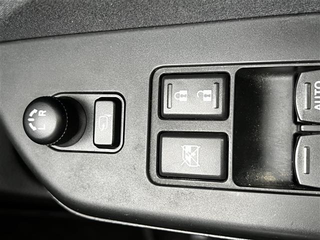 スイフト XG 純正メモリーナビ ETC 前席シートヒーター プッシュスタート スマートキー キセノンヘッドライト ヘッドライトレベライザー 電動格納ミラー 純正フロアマット ドアバイザー 社外エンジンスターター(28枚目)