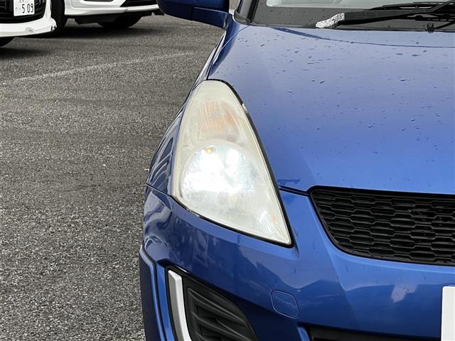 スイフト XG 純正メモリーナビ ETC 前席シートヒーター プッシュスタート スマートキー キセノンヘッドライト ヘッドライトレベライザー 電動格納ミラー 純正フロアマット ドアバイザー 社外エンジンスターター(32枚目)