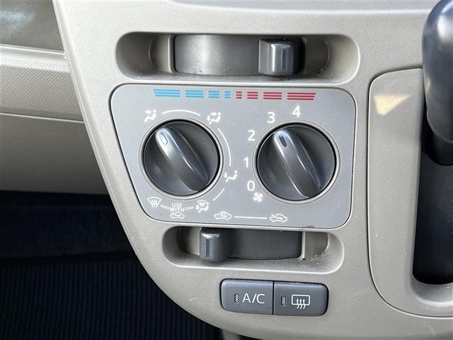 ムーヴ L SA 純正オーディオ 衝突被害軽減ブレーキ 横滑り防止装置 ドライブレコーダー アイドリングストップ リモコンキー ハロゲンヘッドライト ヘッドライトレベライザー 電動格納ミラー 純正フロアマット(18枚目)