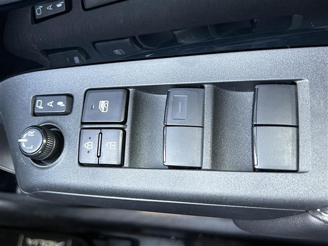 アクア Ｇ　純正メモリーナビ　トヨタセーフティセンス　衝突被害軽減ブレーキ　横滑り防止装置　レーダークルーズコントロール　レーンキープアシスト　クリアランスソナー　ブラインドスポットモニター　バックカメラ（35枚目）