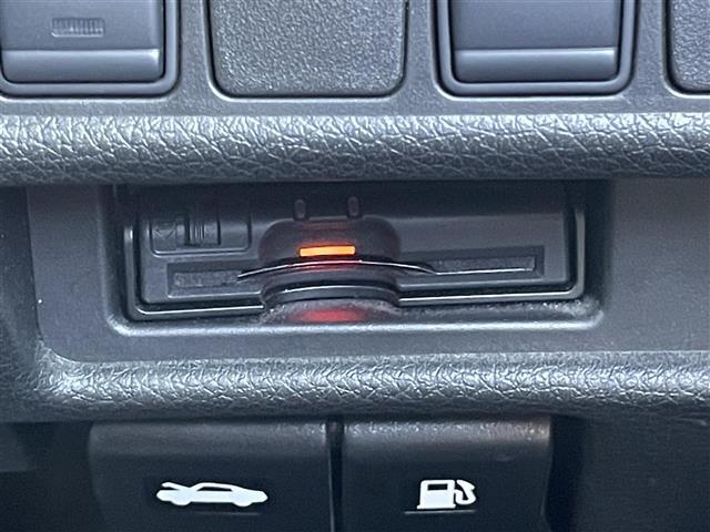 エクストレイル 20XブラクエクストリーマXエマージェンシブレーキP 純正ディーラーOPナビ エマージェンシーブレーキ 横滑り防止装置 ヒルディセントコントロール レーンキープアシスト クリアランスソナー ビルトインETC アイドリングストップ 前席シートヒーター(25枚目)