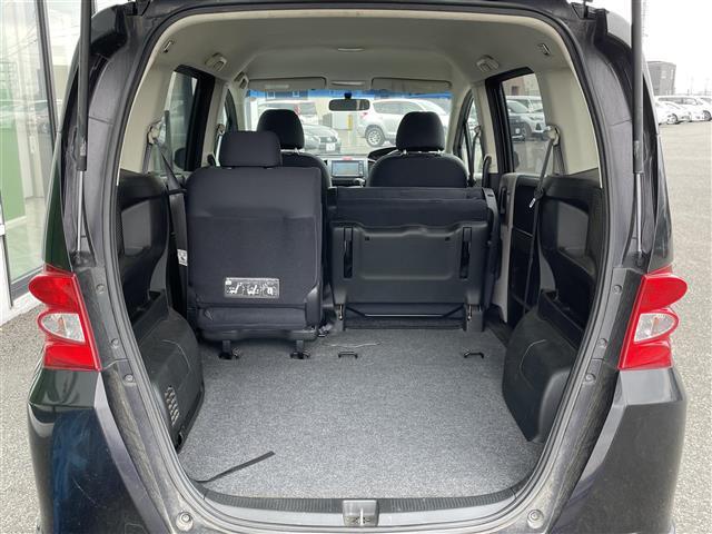 フリード フレックス エアロ ワンオーナー 純正ディーラーOPナビ バックカメラ 片側パワースライドドア ステアリングリモコン リモコンキー HIDヘッドライト 電動格納ミラー ウィンカーミラー 純正フロアマット 冬タイヤ積込(14枚目)