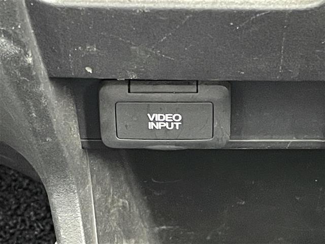 フリード フレックス エアロ ワンオーナー 純正ディーラーOPナビ バックカメラ 片側パワースライドドア ステアリングリモコン リモコンキー HIDヘッドライト 電動格納ミラー ウィンカーミラー 純正フロアマット 冬タイヤ積込(26枚目)