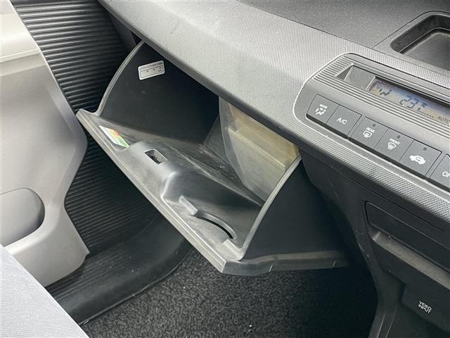 フリード フレックス エアロ ワンオーナー 純正ディーラーOPナビ バックカメラ 片側パワースライドドア ステアリングリモコン リモコンキー HIDヘッドライト 電動格納ミラー ウィンカーミラー 純正フロアマット 冬タイヤ積込(28枚目)