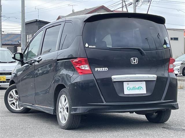 フリード フレックス エアロ ワンオーナー 純正ディーラーOPナビ バックカメラ 片側パワースライドドア ステアリングリモコン リモコンキー HIDヘッドライト 電動格納ミラー ウィンカーミラー 純正フロアマット 冬タイヤ積込(43枚目)