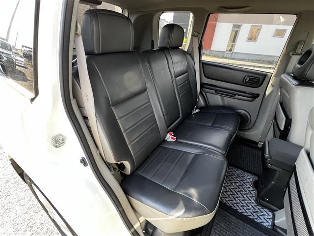 エクストレイル Xtt 純正メモリーナビ バックカメラ レザーシート 革巻きステアリング スマートキー フォグランプ ハロゲンヘッドライト 電動格納ミラー 社外フロアマット ドアバイザー スペアキー ルーフレール(10枚目)