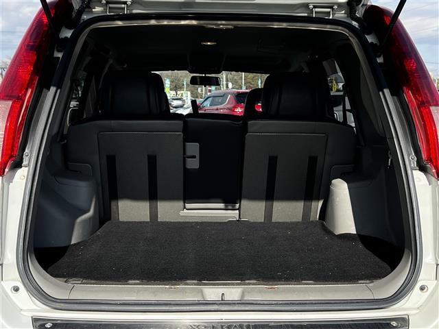 エクストレイル Xtt 純正メモリーナビ バックカメラ レザーシート 革巻きステアリング スマートキー フォグランプ ハロゲンヘッドライト 電動格納ミラー 社外フロアマット ドアバイザー スペアキー ルーフレール(13枚目)