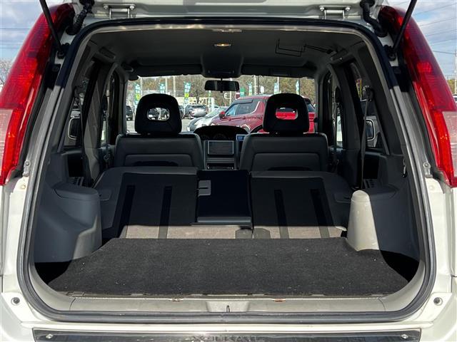 エクストレイル Xtt 純正メモリーナビ バックカメラ レザーシート 革巻きステアリング スマートキー フォグランプ ハロゲンヘッドライト 電動格納ミラー 社外フロアマット ドアバイザー スペアキー ルーフレール(15枚目)