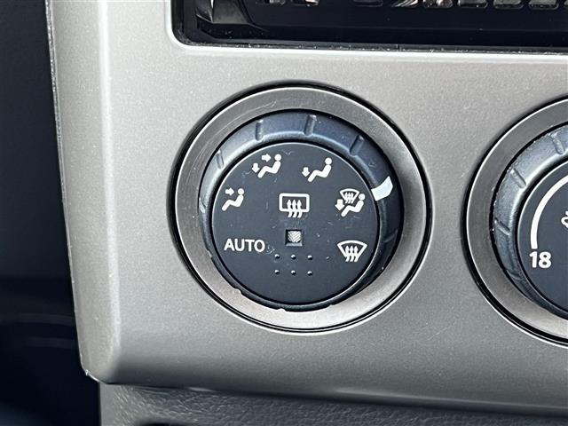 エクストレイル Xtt 純正メモリーナビ バックカメラ レザーシート 革巻きステアリング スマートキー フォグランプ ハロゲンヘッドライト 電動格納ミラー 社外フロアマット ドアバイザー スペアキー ルーフレール(21枚目)