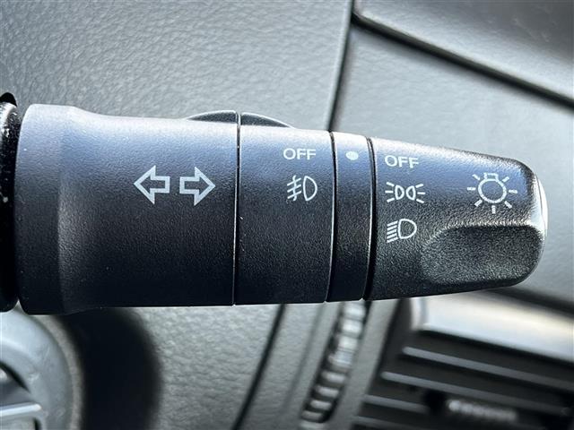 エクストレイル Xtt 純正メモリーナビ バックカメラ レザーシート 革巻きステアリング スマートキー フォグランプ ハロゲンヘッドライト 電動格納ミラー 社外フロアマット ドアバイザー スペアキー ルーフレール(32枚目)