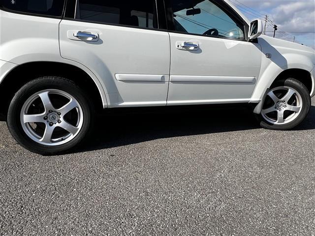 エクストレイル Xtt 純正メモリーナビ バックカメラ レザーシート 革巻きステアリング スマートキー フォグランプ ハロゲンヘッドライト 電動格納ミラー 社外フロアマット ドアバイザー スペアキー ルーフレール(34枚目)