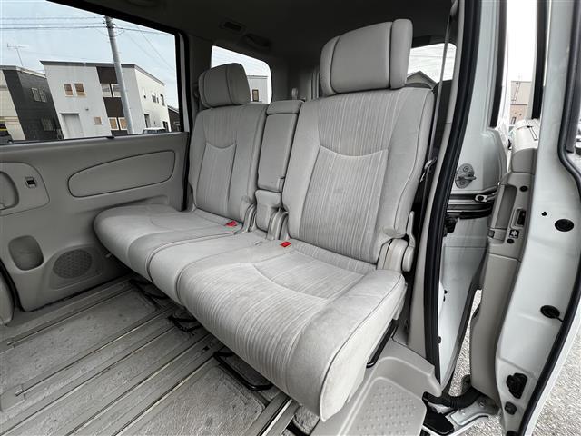 セレナ 20G 純正HDDナビ 横滑り防止装置 クルーズコントロール バックカメラ ビルトインETC ドライブレコーダー アイドリングストップ ECOMODE 両側パワースライドドア 革巻きステアリング スマートキー(12枚目)