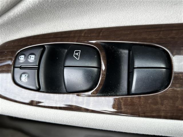 セレナ 20G 純正HDDナビ 横滑り防止装置 クルーズコントロール バックカメラ ビルトインETC ドライブレコーダー アイドリングストップ ECOMODE 両側パワースライドドア 革巻きステアリング スマートキー(36枚目)